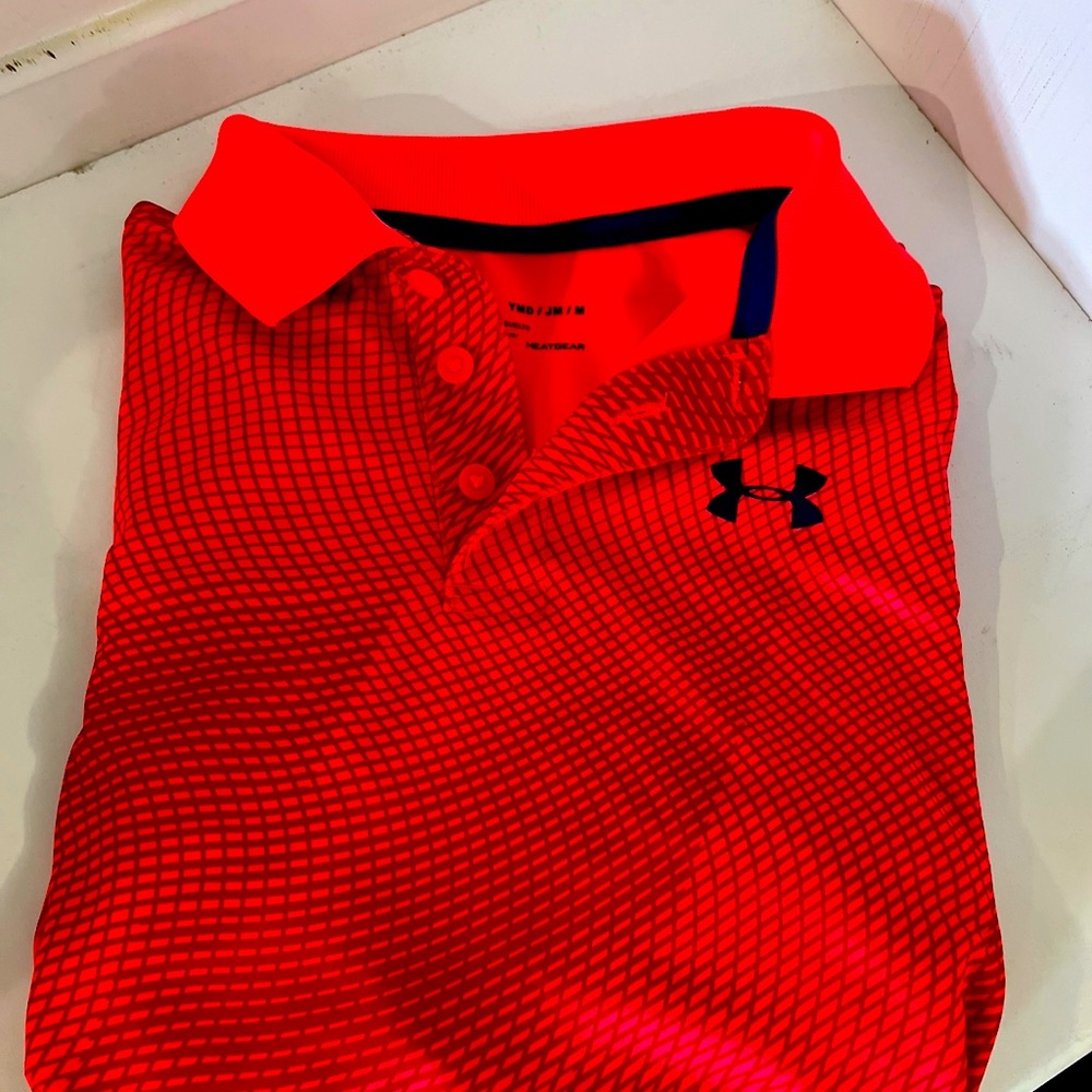 Boys Under Armour Short Sleeve Shirt Size YM